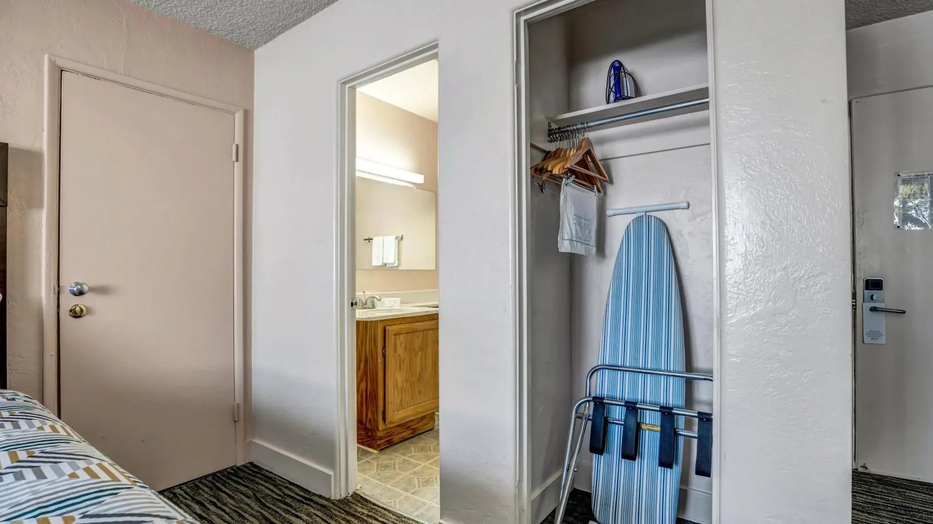 Eastside Lodge Portland Motel